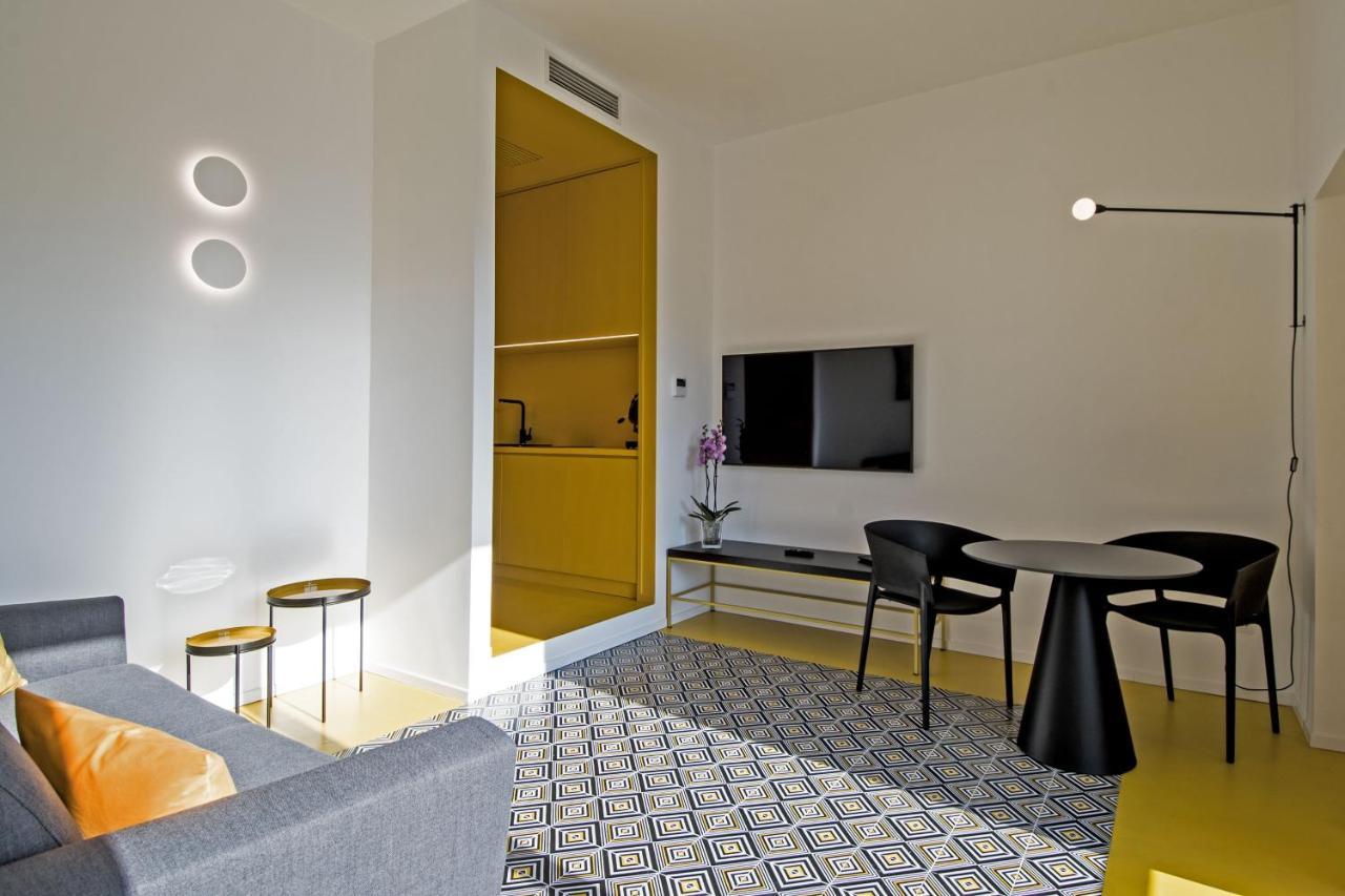 Toraldo Suites - Dimore Partenopee Неаполь Экстерьер фото